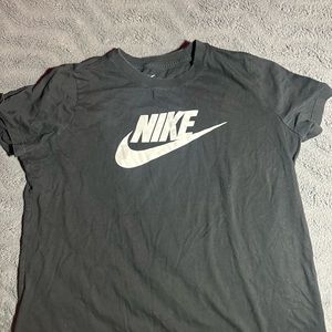 Black Nike tee shirt